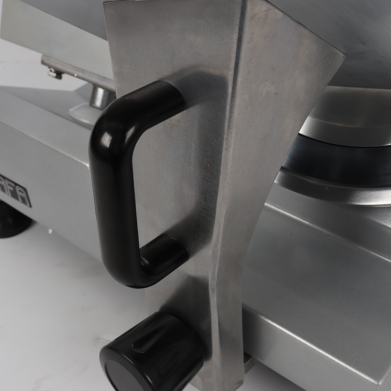 آلة تقطيع اللحوم للمطاعم التجارية من سبائك الألومنيوم المصبوبة والجسم مطلية بالفولاذ المقاوم للصدأ